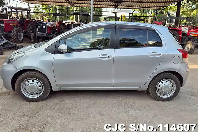Toyota Vitz in Silver for Sale Image 7