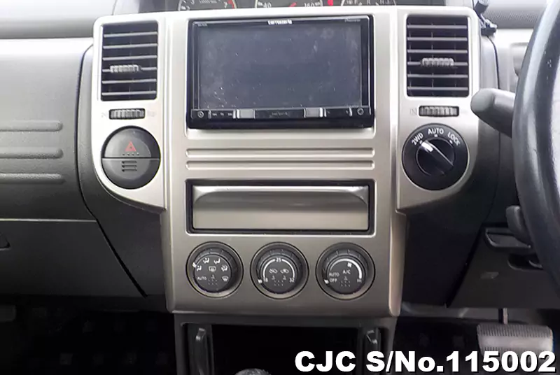 Nissan X-Trail in Red for Sale Image 15