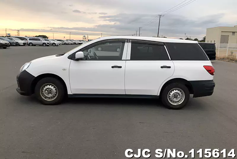 Nissan AD Van in White for Sale Image 7