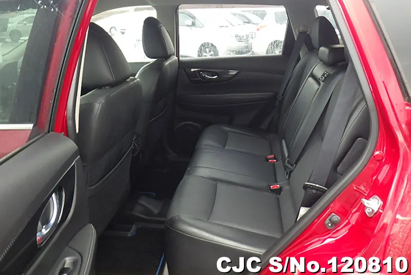 Nissan X-Trail in Red for Sale Image 13