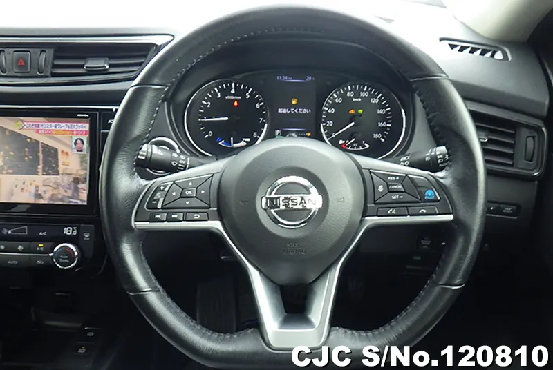 Nissan X-Trail in Red for Sale Image 14