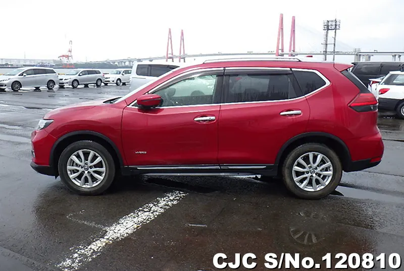 Nissan X-Trail in Red for Sale Image 7