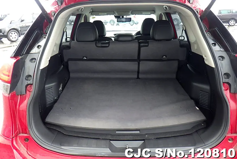 Nissan X-Trail in Red for Sale Image 8
