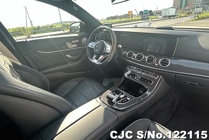 Mercedes Benz E Class in Pearl for Sale Image 9