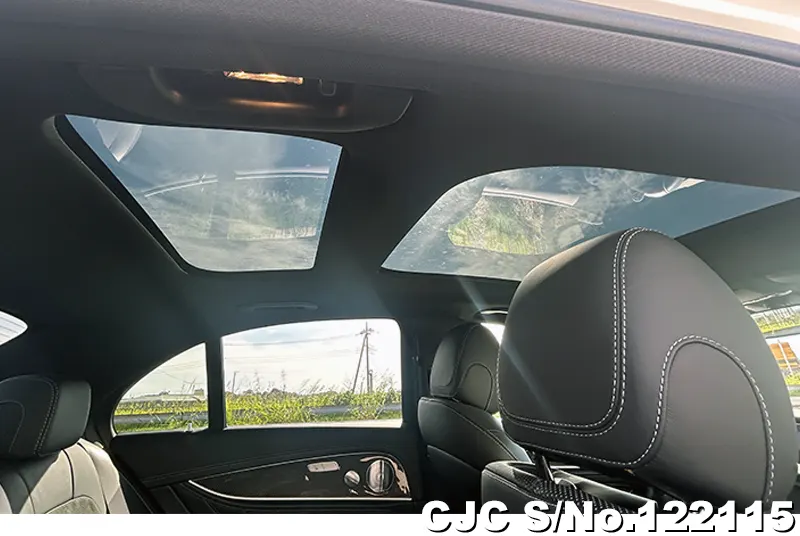 Mercedes Benz E Class in Pearl for Sale Image 14