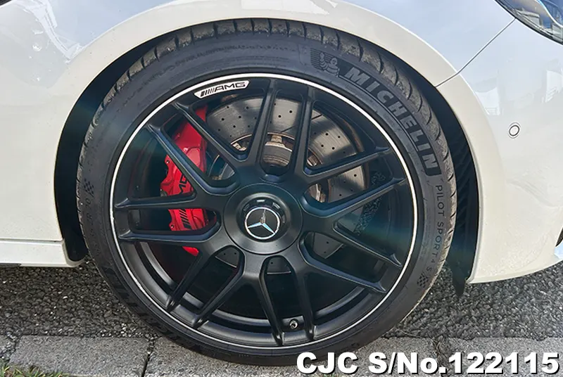 Mercedes Benz E Class in Pearl for Sale Image 15