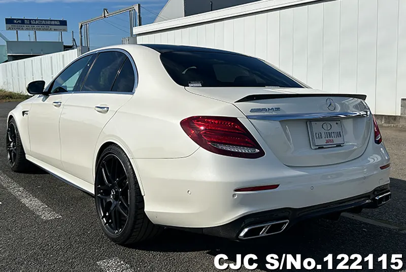 Mercedes Benz E Class in Pearl for Sale Image 2