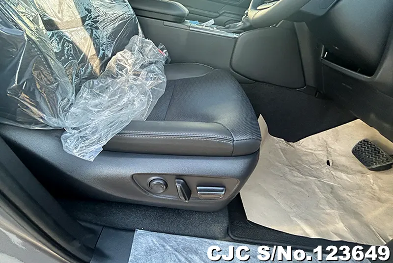 Toyota Land Cruiser 250 in Avante Bronze Metallic for Sale Image 14