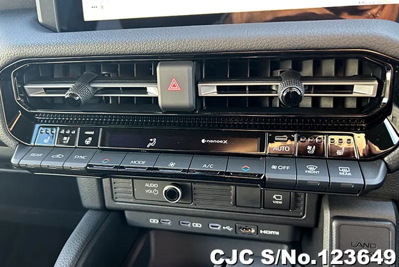 Toyota Land Cruiser 250 in Avante Bronze Metallic for Sale Image 18