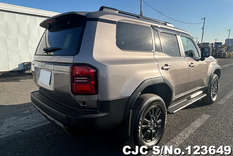 Toyota Land Cruiser 250 in Avante Bronze Metallic for Sale Image 1