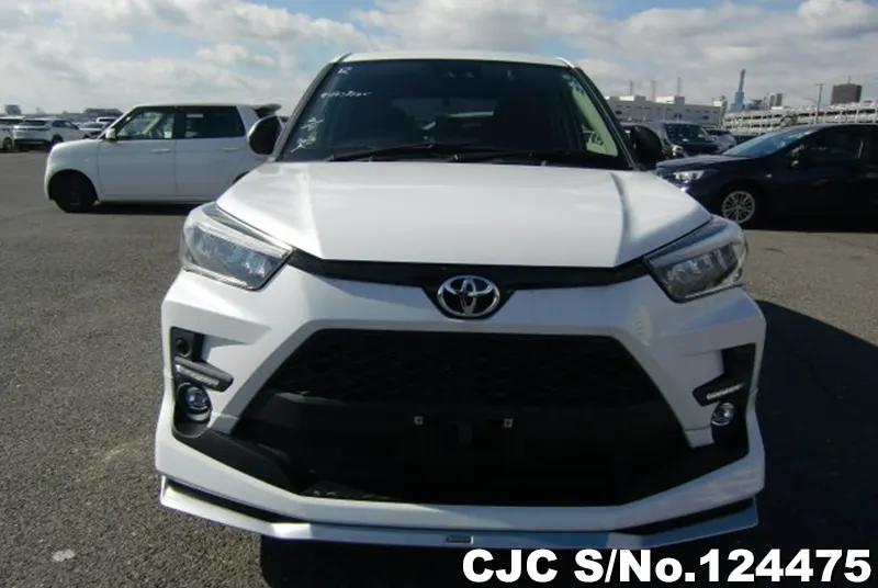 Toyota Raize in White for Sale Image 4