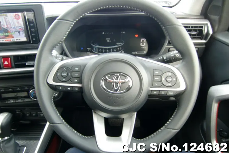 Toyota Raize in White for Sale Image 15