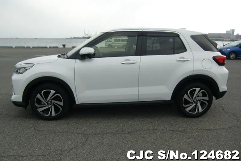 Toyota Raize in White for Sale Image 7