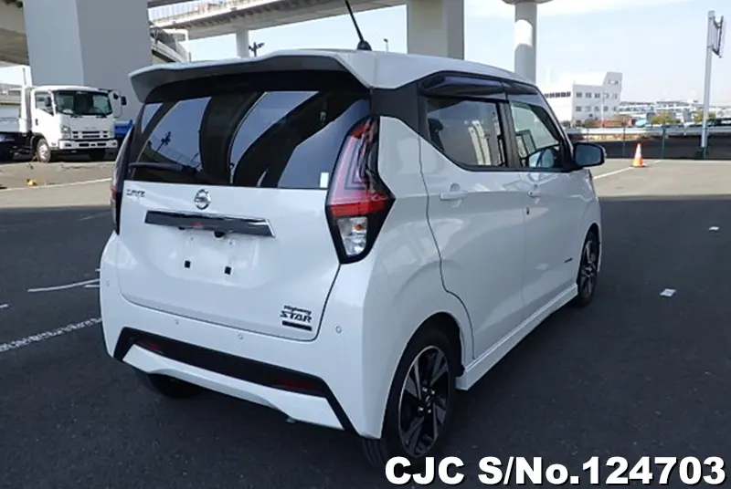 Nissan Dayz in White for Sale Image 1