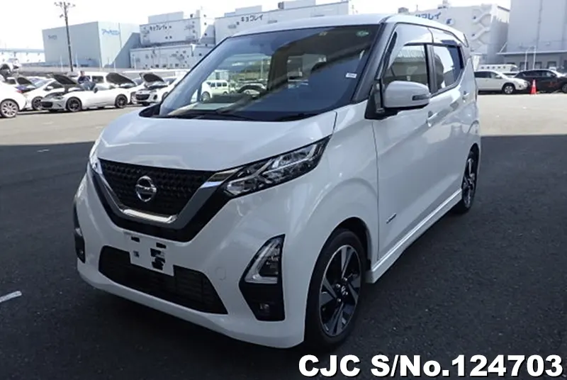 Nissan Dayz in White for Sale Image 3