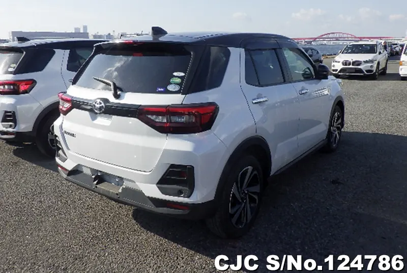 Toyota Raize in White for Sale Image 2