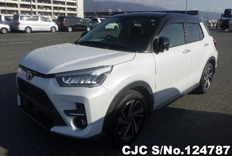 Toyota Raize in White for Sale Image 3