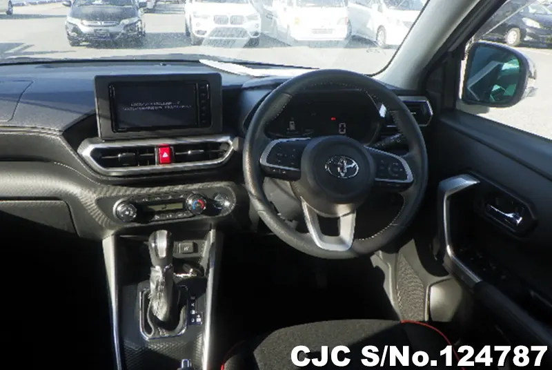 Toyota Raize in White for Sale Image 5