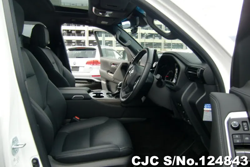 Toyota Land Cruiser in White for Sale Image 10