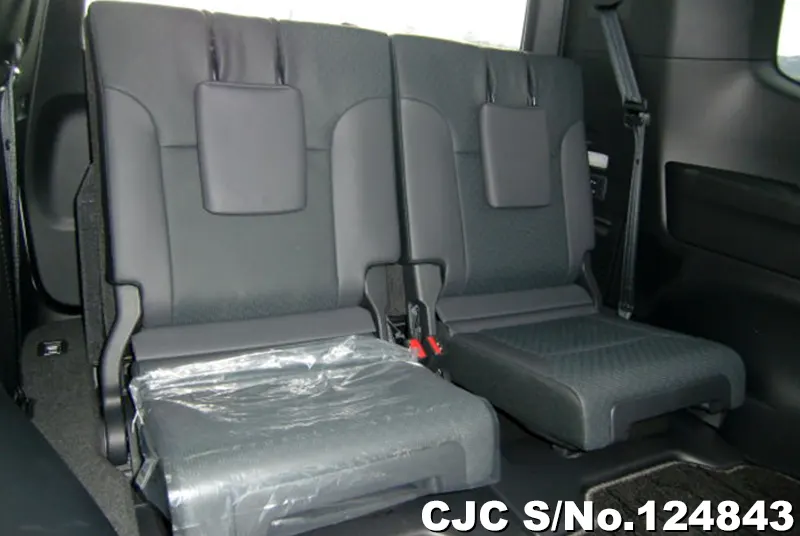 Toyota Land Cruiser in White for Sale Image 14