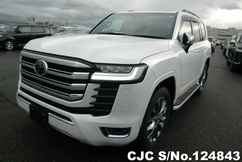 Toyota Land Cruiser in White for Sale Image 3