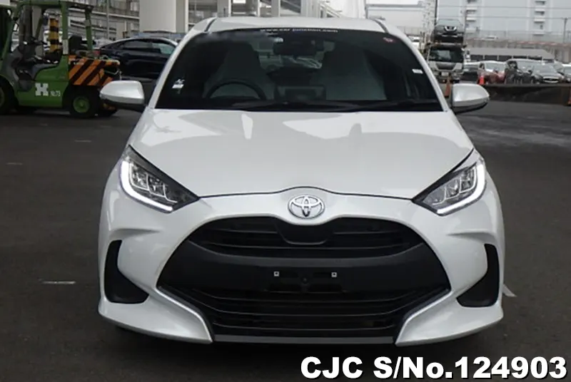Toyota Yaris in White for Sale Image 4