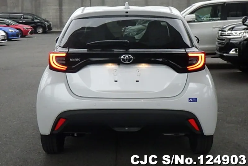 Toyota Yaris in White for Sale Image 5