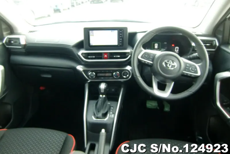 Toyota Raize in White for Sale Image 9