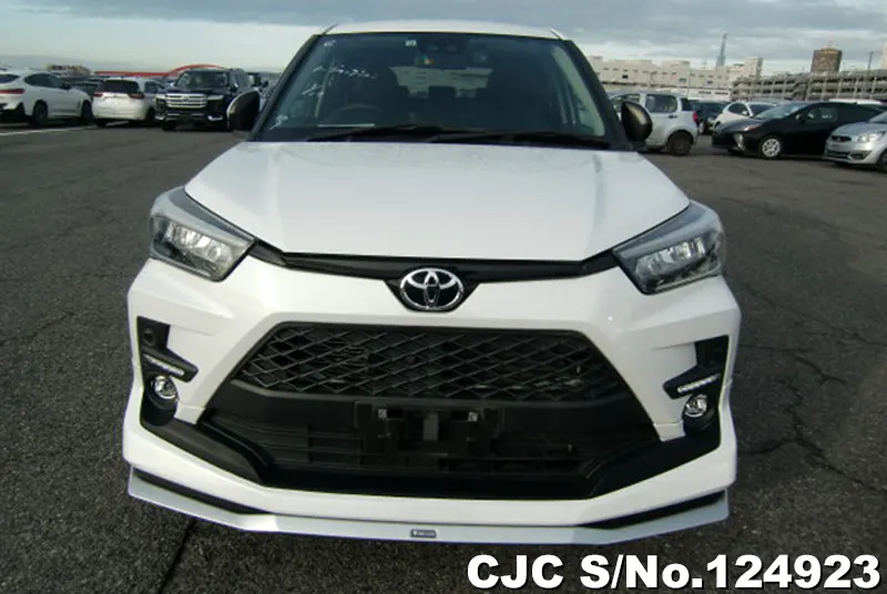 Toyota Raize in White for Sale Image 4