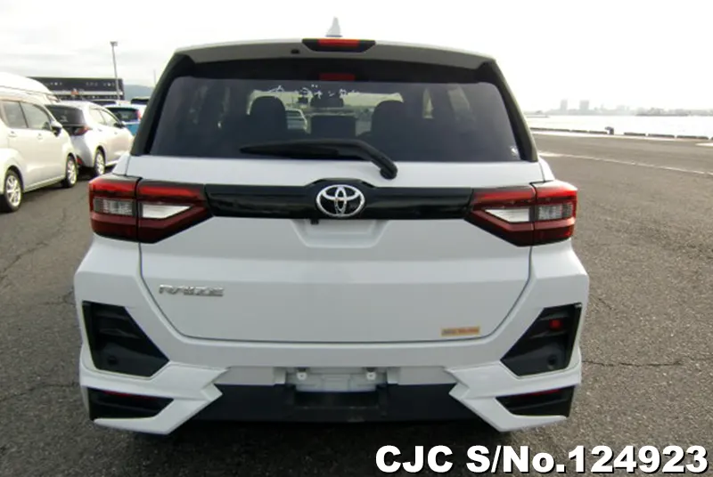 Toyota Raize in White for Sale Image 5