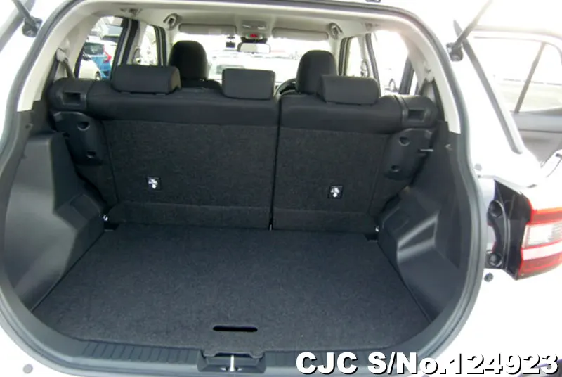 Toyota Raize in White for Sale Image 8