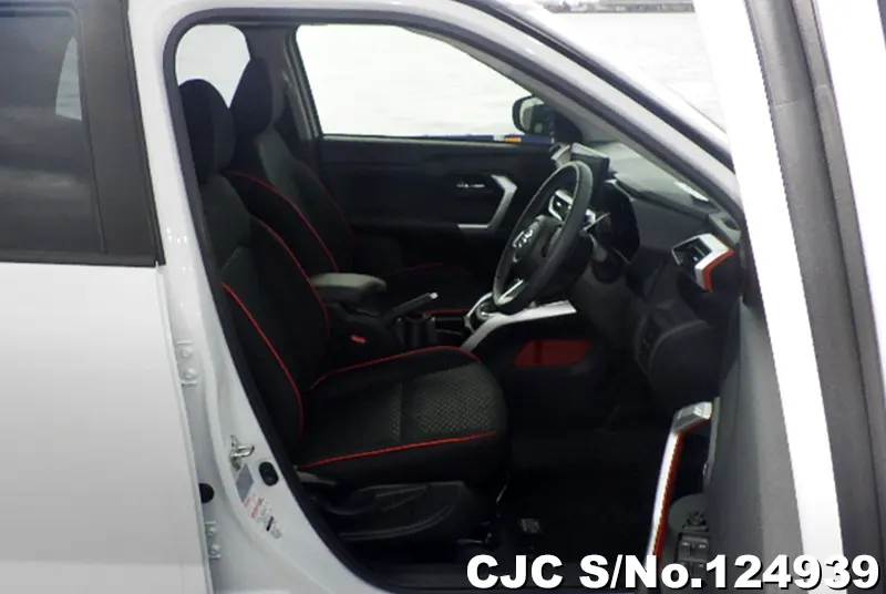 Toyota Raize in White for Sale Image 6