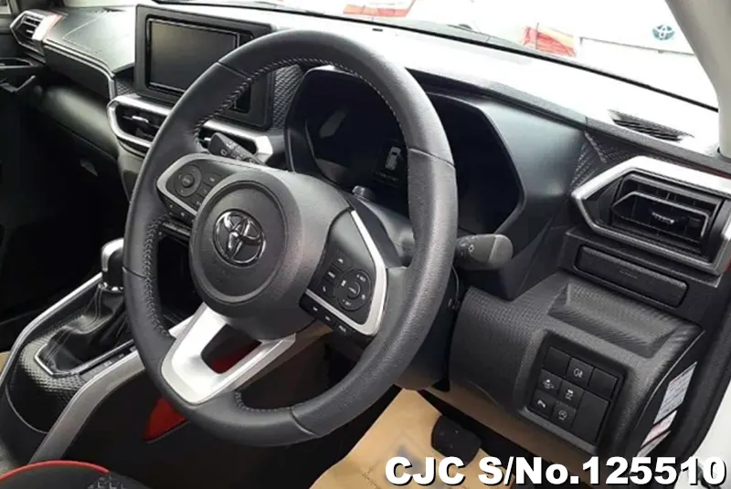 Toyota Raize in White for Sale Image 6
