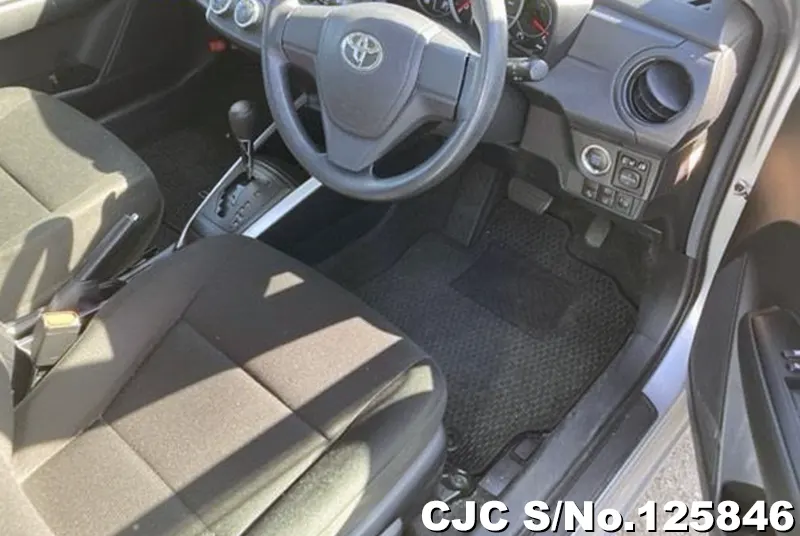 Toyota Corolla Fielder in Silver for Sale Image 4