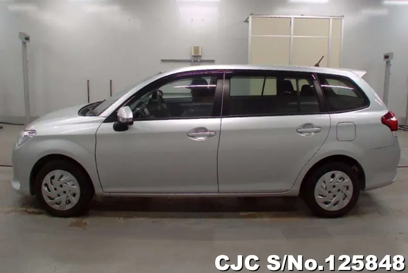 Toyota Corolla Fielder in Silver for Sale Image 5