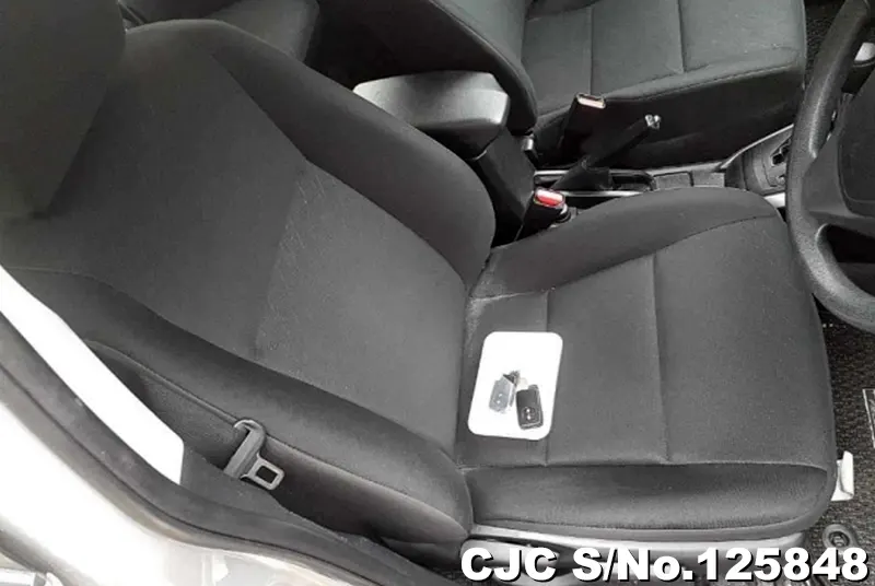 Toyota Corolla Fielder in Silver for Sale Image 7