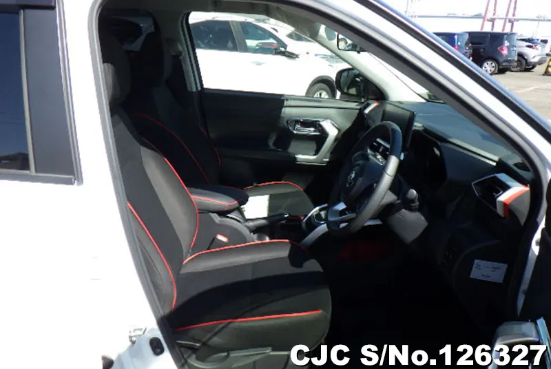 Toyota Raize in White for Sale Image 10