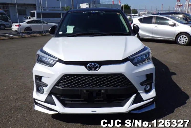 Toyota Raize in White for Sale Image 4
