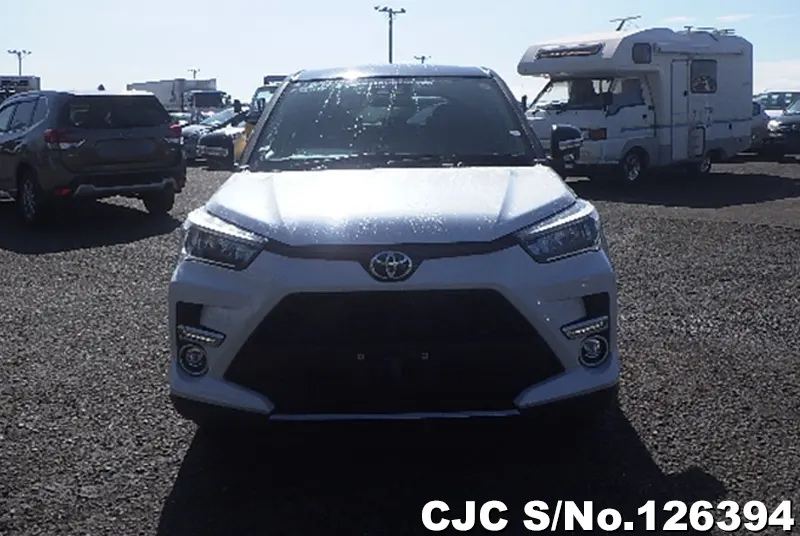 Toyota Raize in White for Sale Image 4