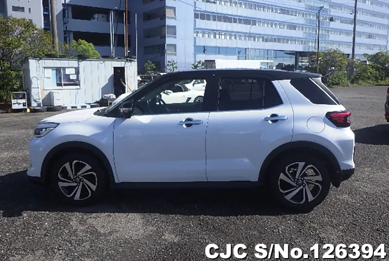 Toyota Raize in White for Sale Image 7