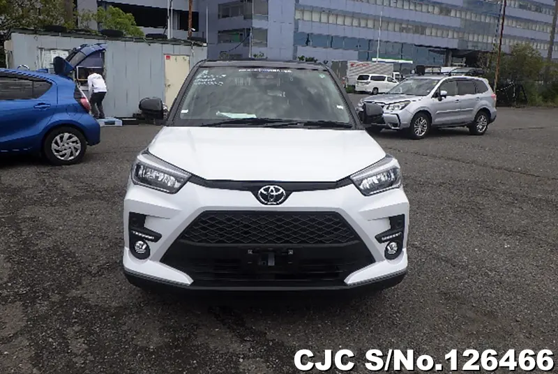 Toyota Raize in White for Sale Image 4