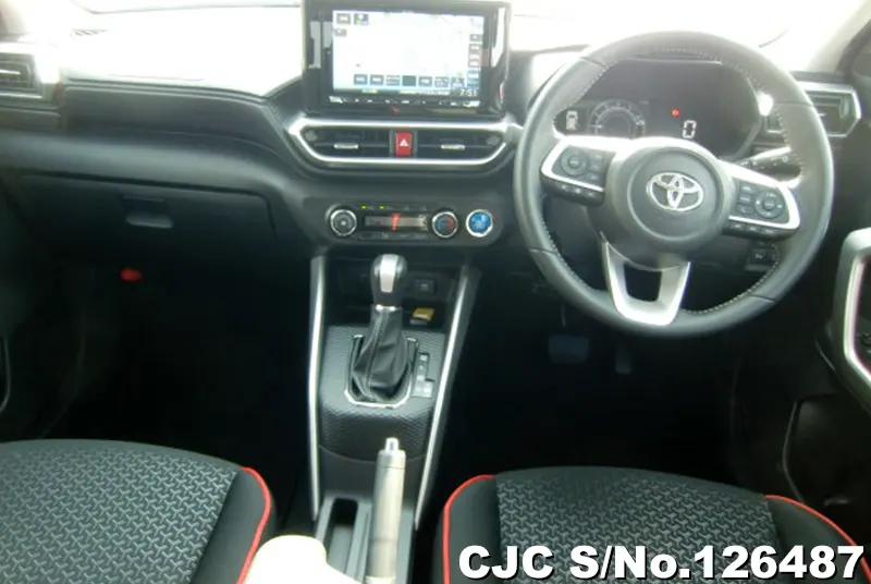 Toyota Raize in Pearl for Sale Image 9
