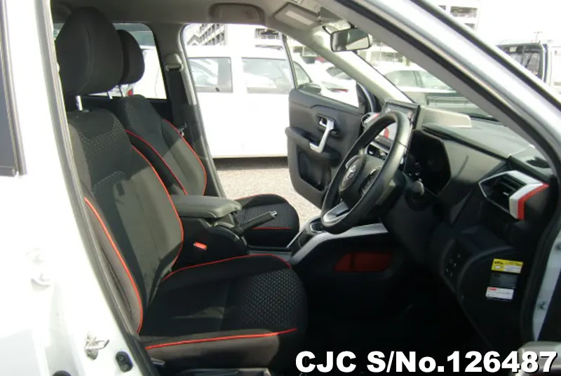 Toyota Raize in Pearl for Sale Image 10