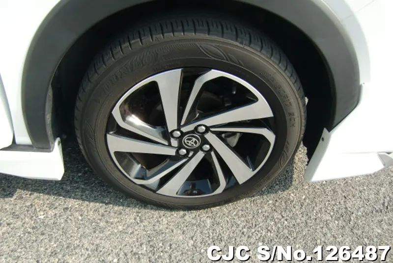 Toyota Raize in Pearl for Sale Image 18