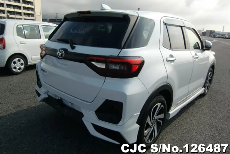 Toyota Raize in Pearl for Sale Image 2