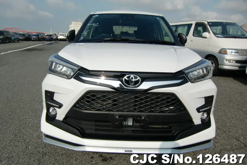 Toyota Raize in Pearl for Sale Image 4