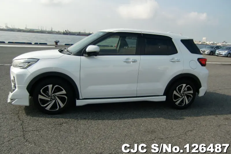 Toyota Raize in Pearl for Sale Image 7