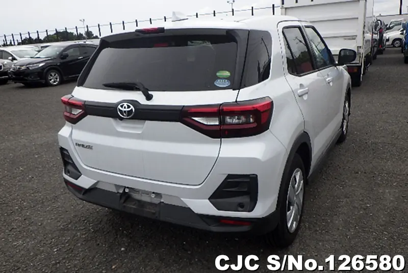 Toyota Raize in White for Sale Image 2