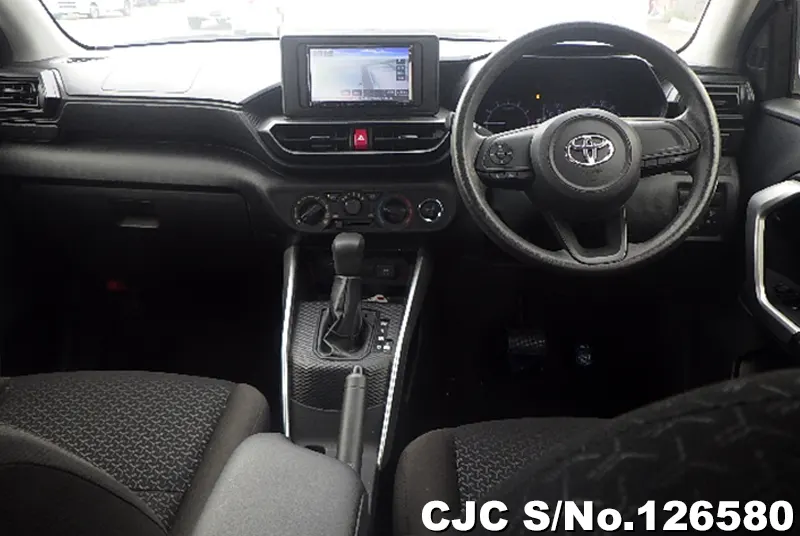 Toyota Raize in White for Sale Image 5