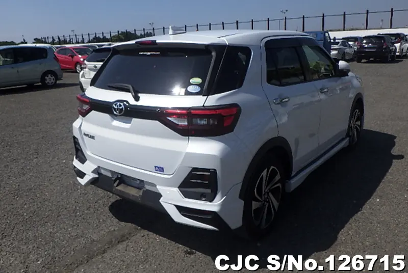 Toyota Raize in White for Sale Image 2